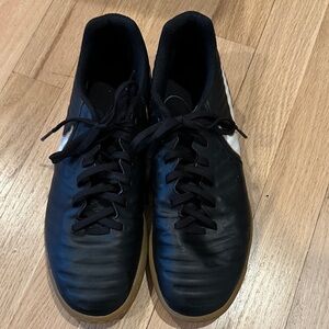 Nike Tiempo X Black and White Men's Indoor Soccer Shoes, Size 7.5